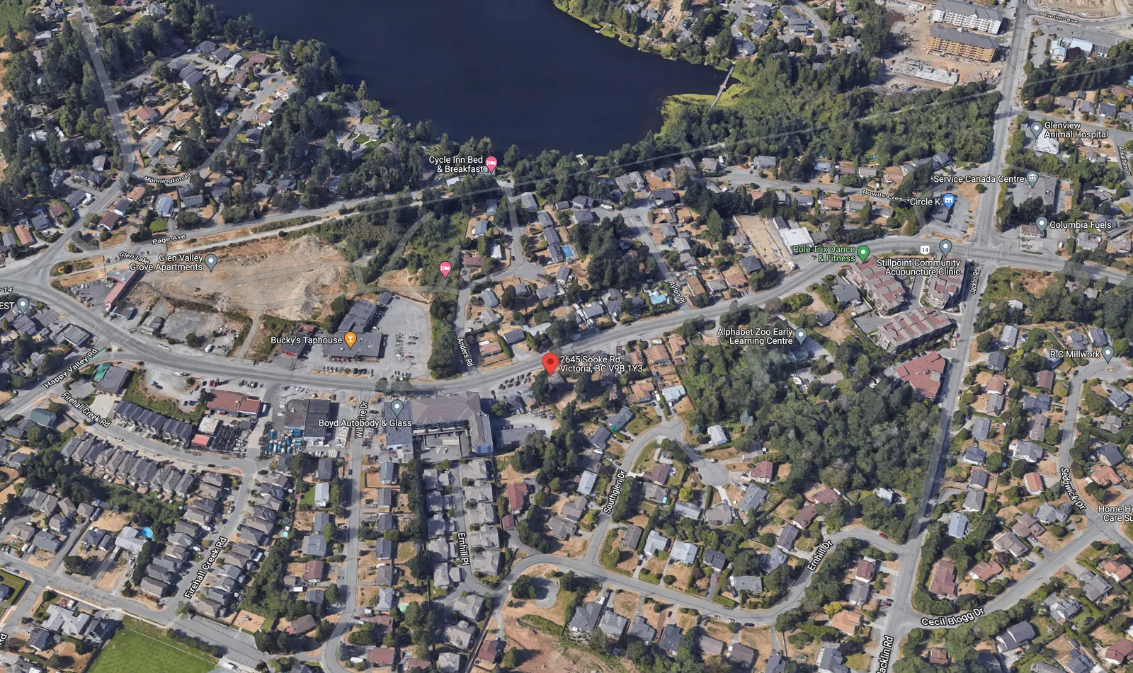 Glen Lake Park and nearby outdoor amenities